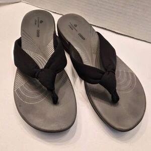 Clarks Cloudsteppers Soft Cushioning Thong Sandles w/ Heel: 9: Very comfortable